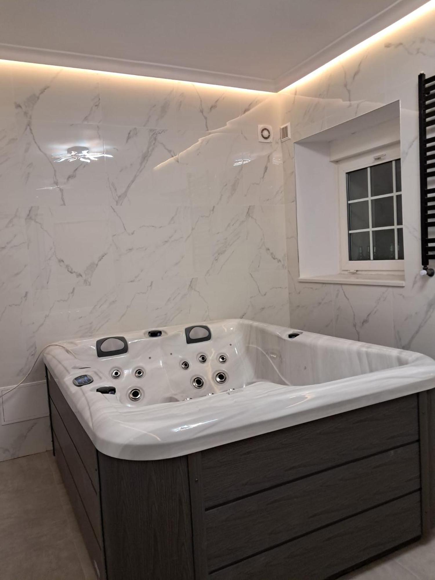 Szwajcarka Willa Z Sauna I Jacuzzi Kudowa-Zdrój Exterior foto