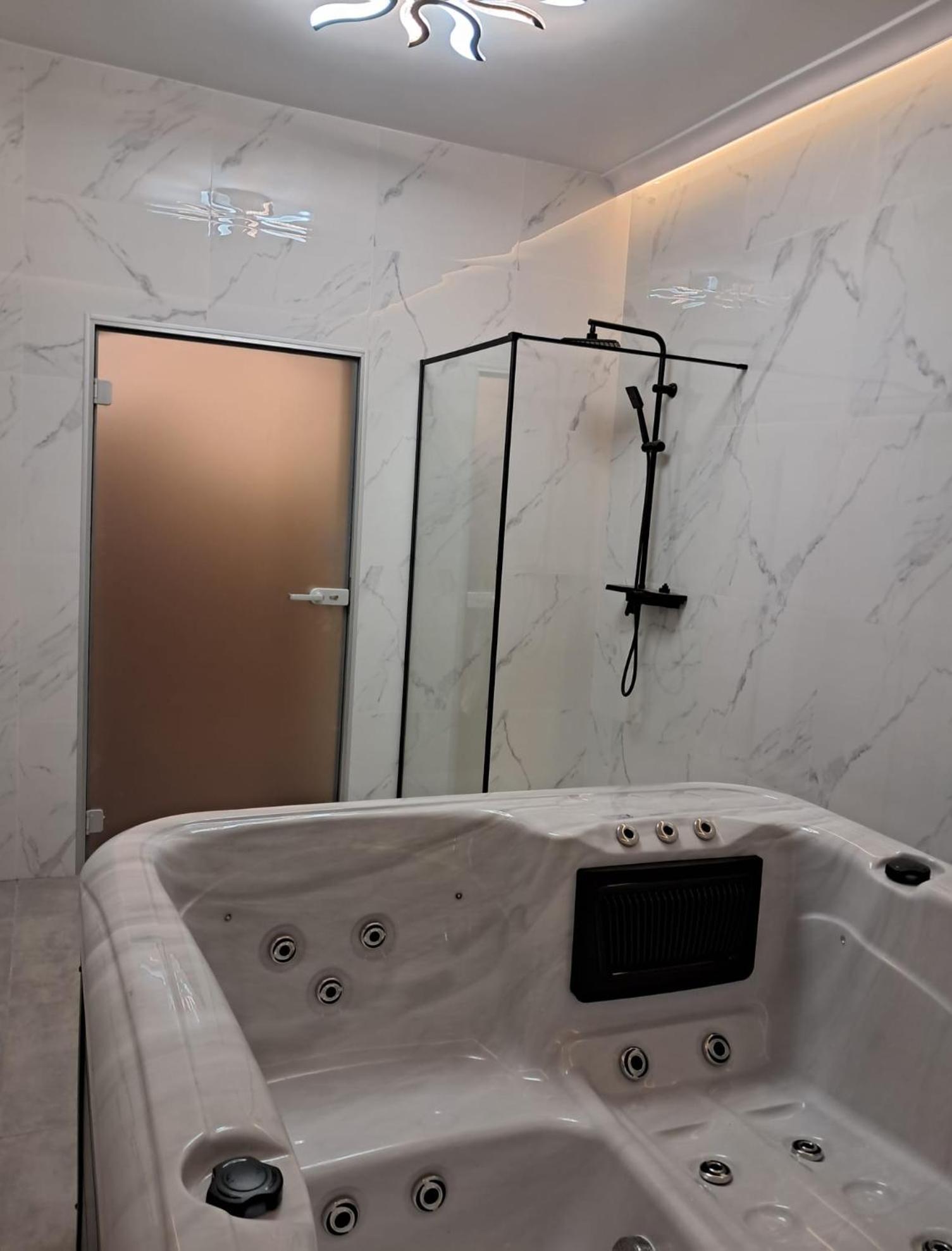 Szwajcarka Willa Z Sauna I Jacuzzi Kudowa-Zdrój Exterior foto