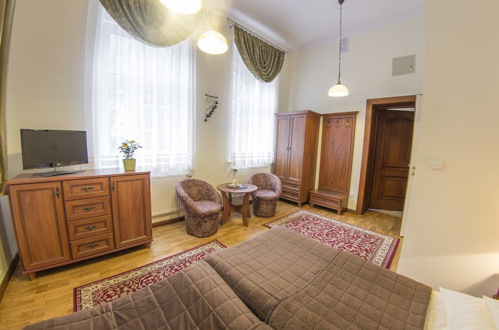 Szwajcarka Willa Z Sauna I Jacuzzi Kudowa-Zdrój Quarto foto