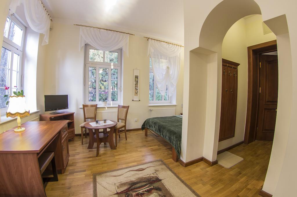 Szwajcarka Willa Z Sauna I Jacuzzi Kudowa-Zdrój Quarto foto