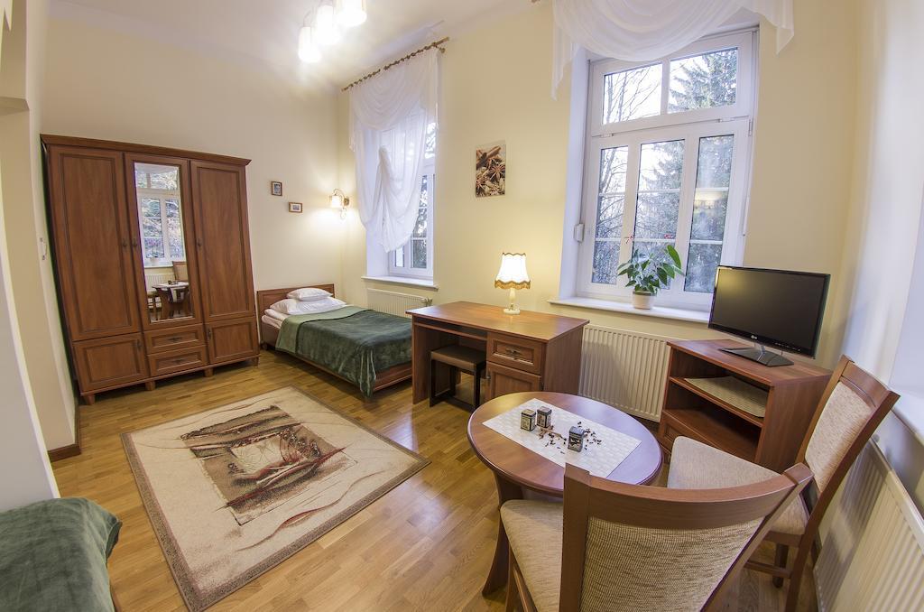 Szwajcarka Willa Z Sauna I Jacuzzi Kudowa-Zdrój Quarto foto